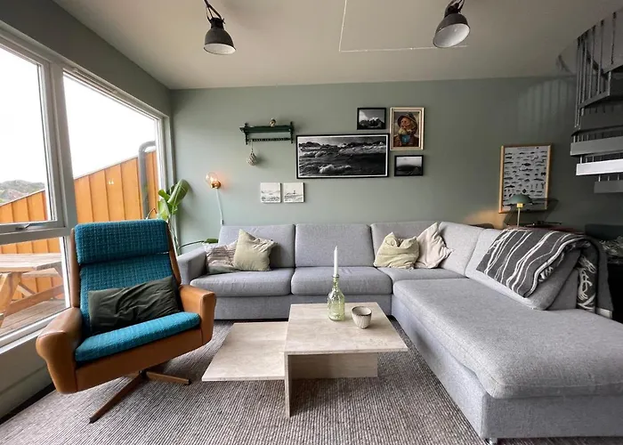 Charming Waterfront Cabin In Ballstad, Lofoten