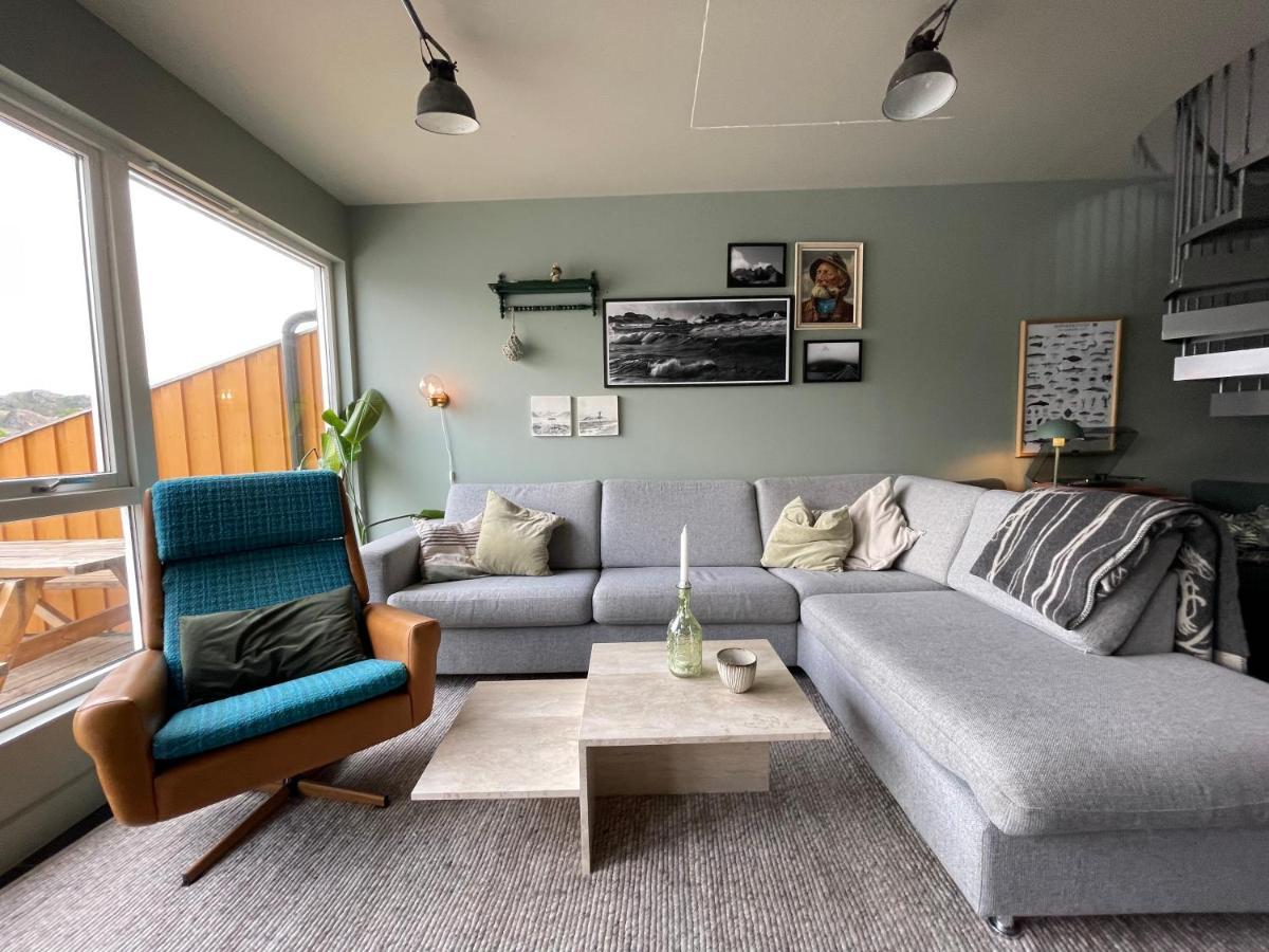 Charming Waterfront In Ballstad, Lofoten Ballstad